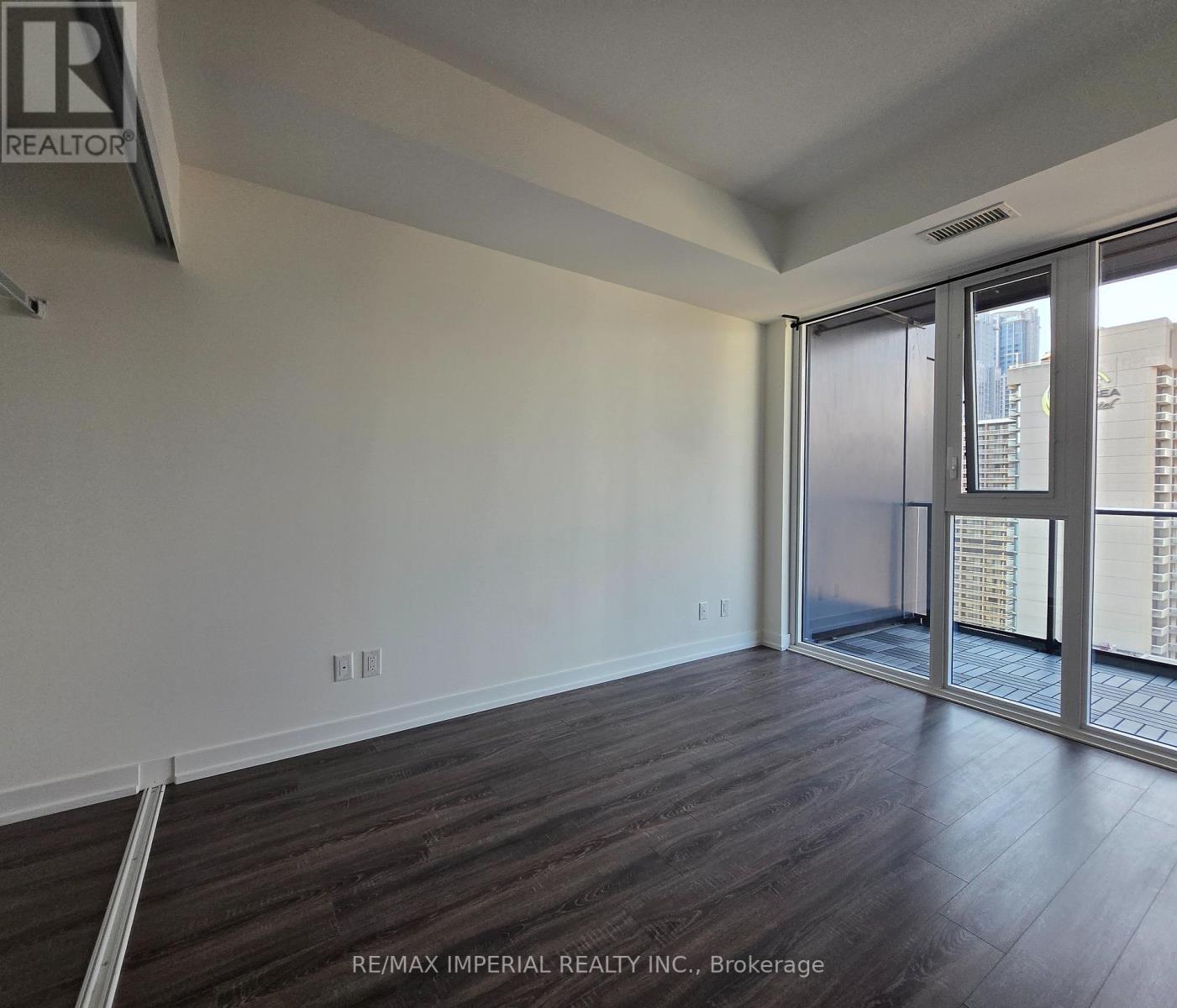 1501 - 20 Edward Street, Toronto, Ontario  M5G 0C5 - Photo 4 - C12421745