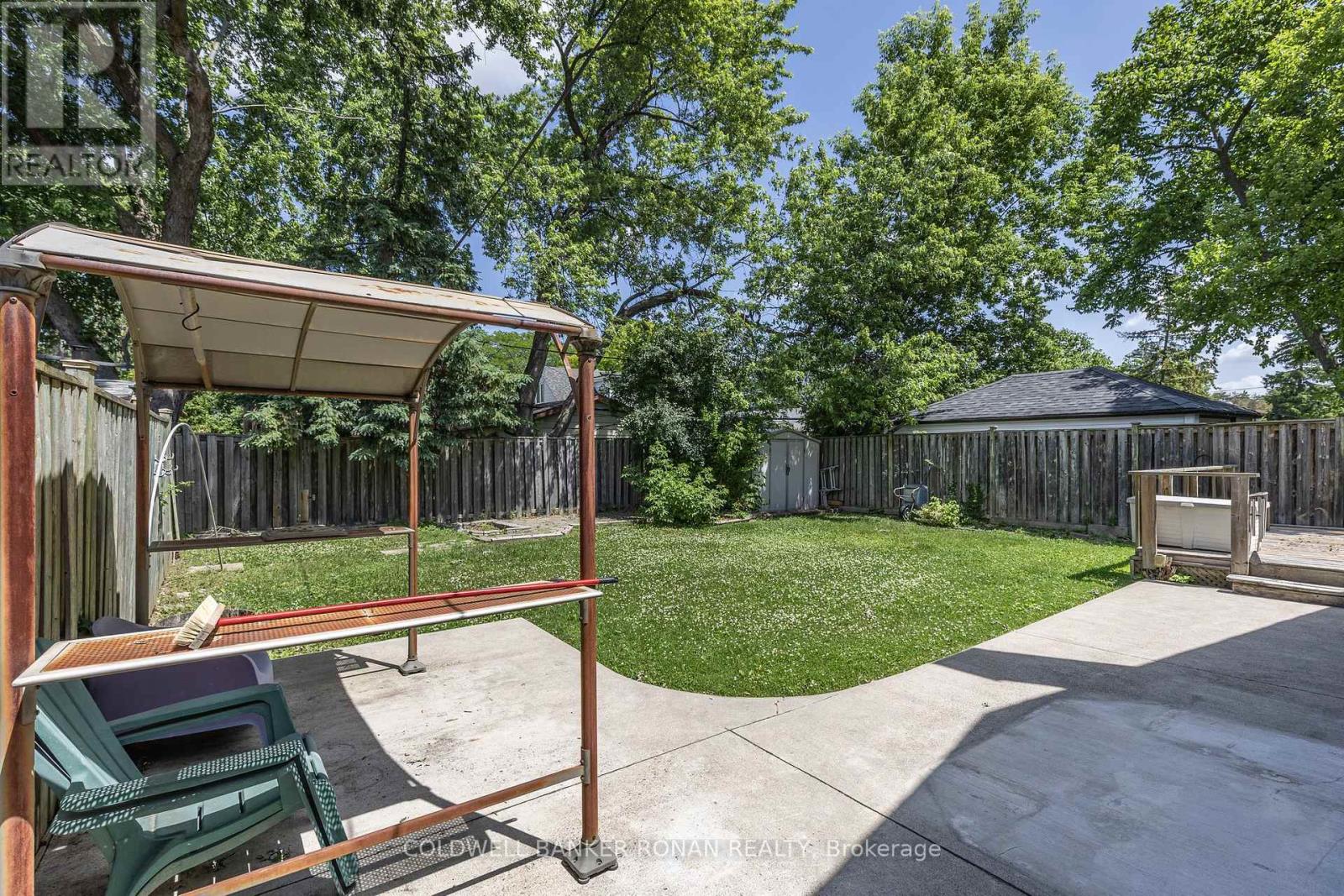 20 Hallow Crescent, Toronto, Ontario  M9W 2V9 - Photo 31 - W12386729