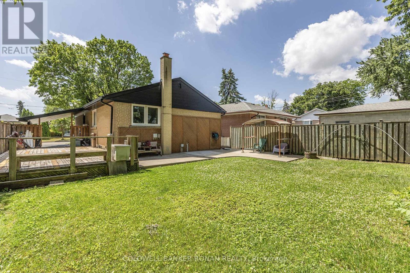 20 Hallow Crescent, Toronto, Ontario  M9W 2V9 - Photo 33 - W12386729