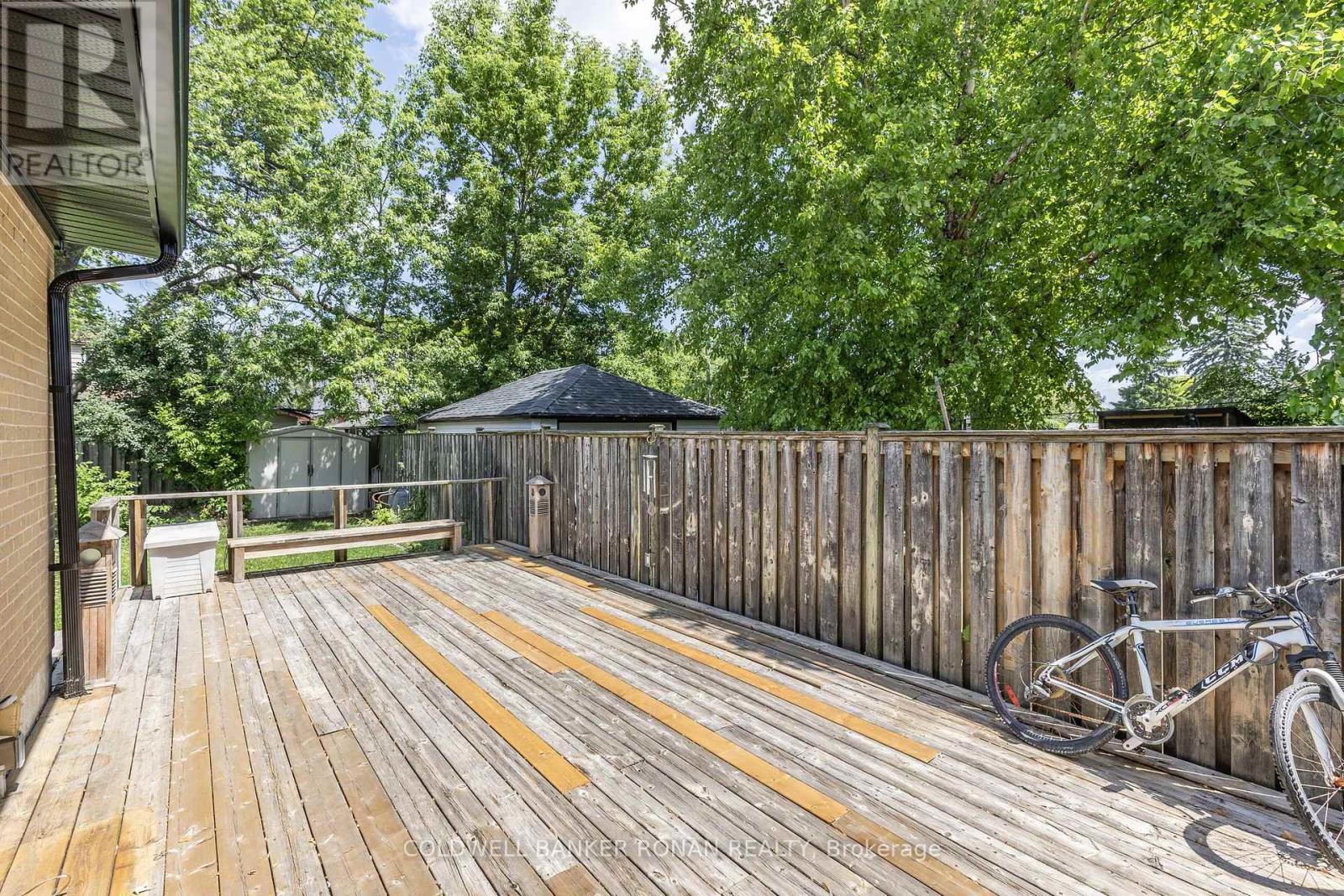 20 Hallow Crescent, Toronto, Ontario  M9W 2V9 - Photo 37 - W12386729