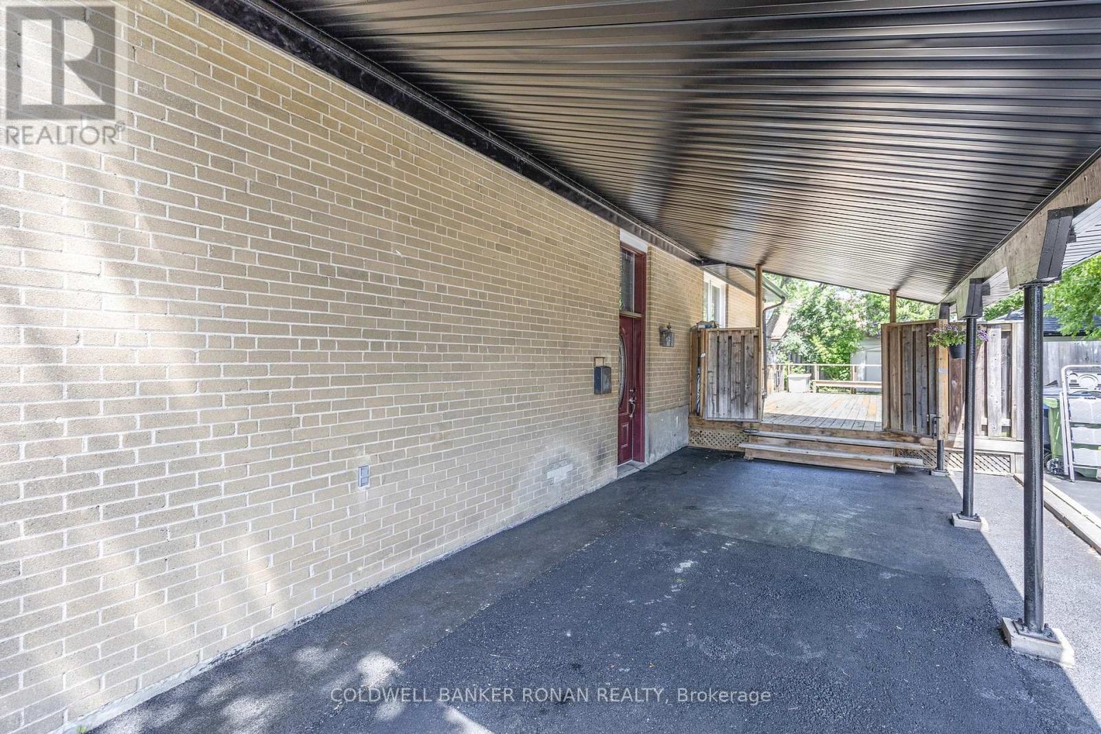 20 Hallow Crescent, Toronto, Ontario  M9W 2V9 - Photo 38 - W12386729