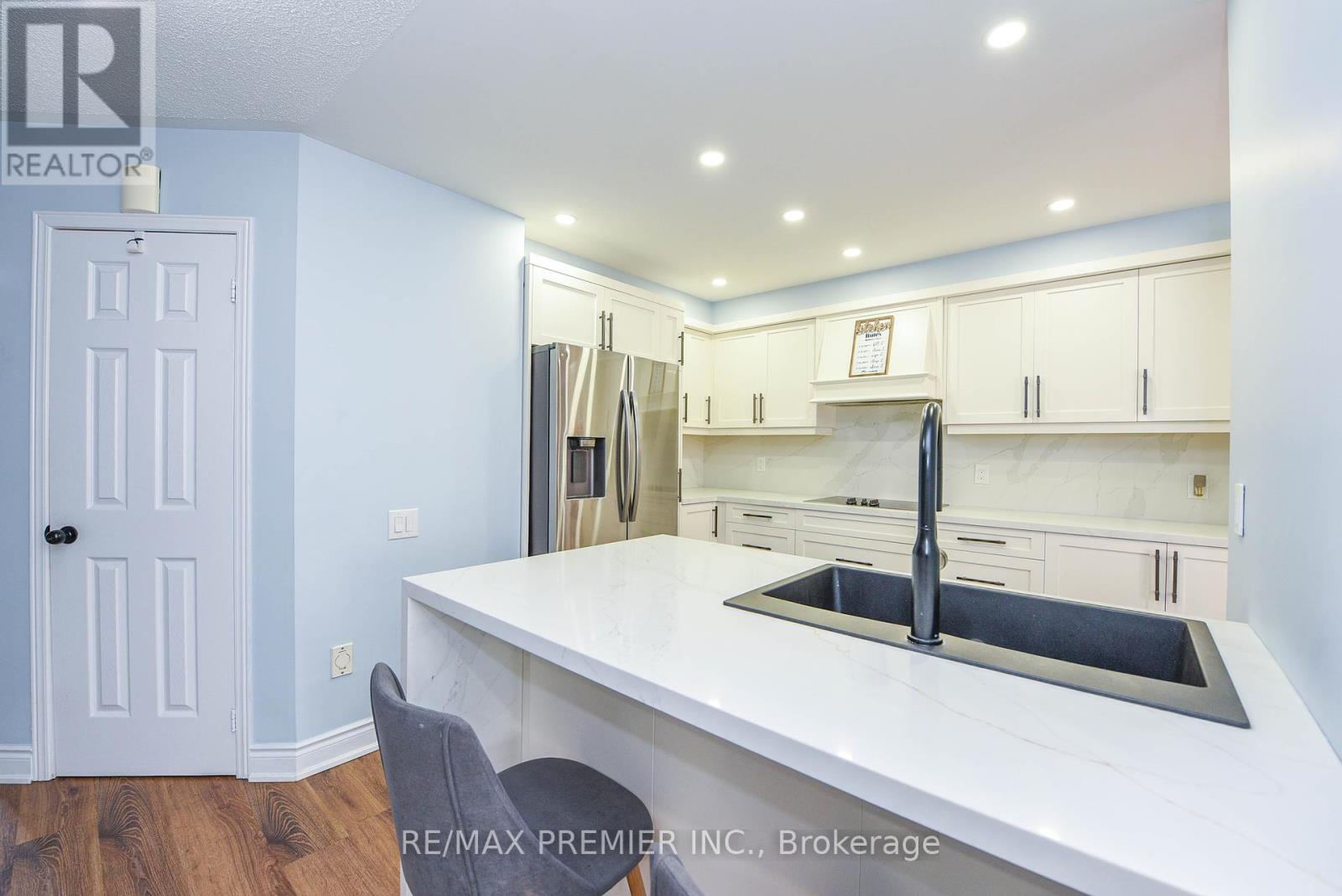 15d View Green Crescent, Toronto, Ontario  M9W 7C9 - Photo 19 - W12422325