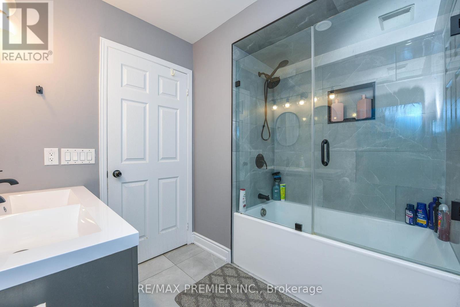 15d View Green Crescent, Toronto, Ontario  M9W 7C9 - Photo 33 - W12422325