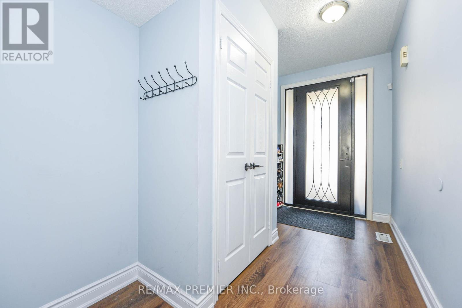 15d View Green Crescent, Toronto, Ontario  M9W 7C9 - Photo 6 - W12422325