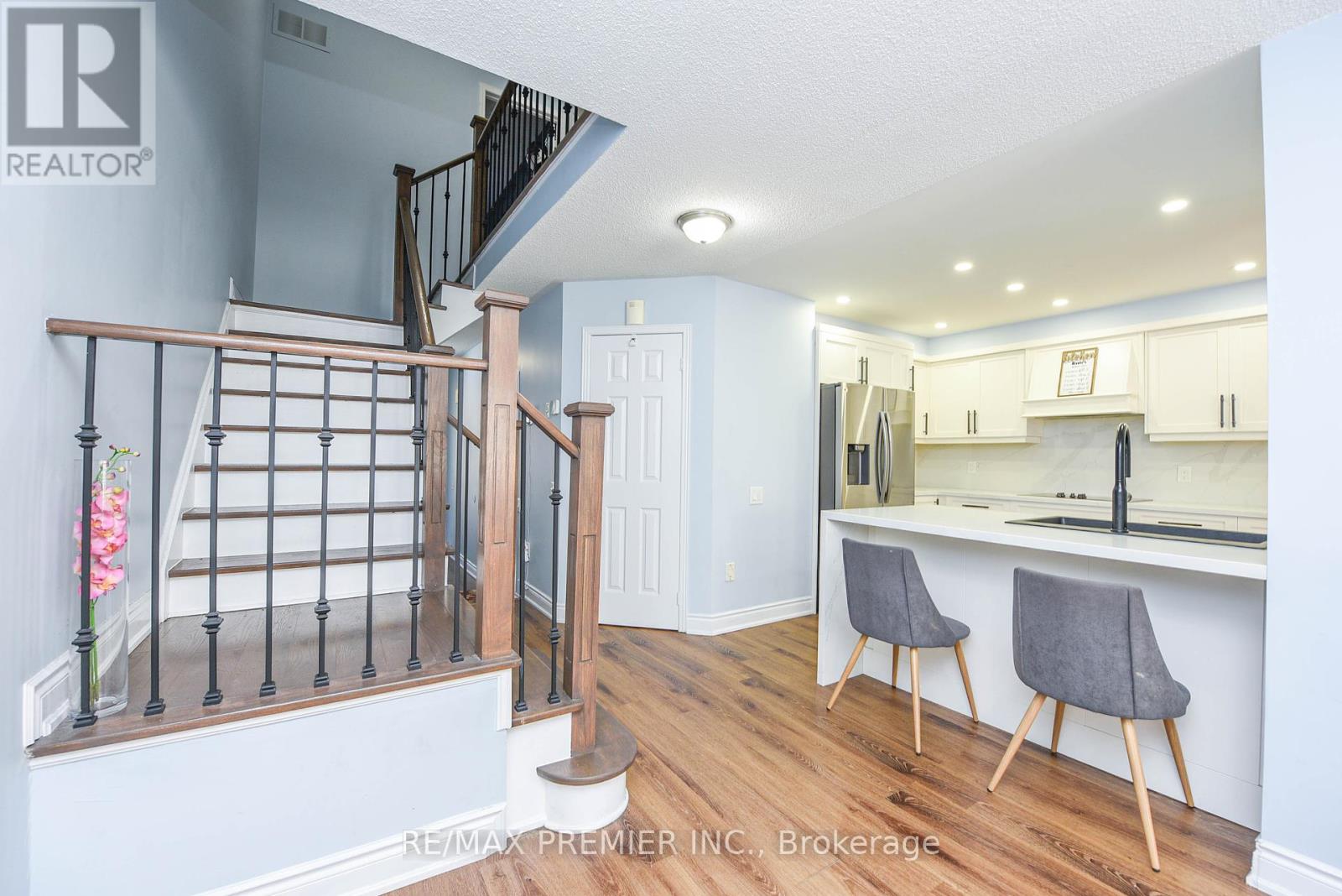 15d View Green Crescent, Toronto, Ontario  M9W 7C9 - Photo 13 - W12422325