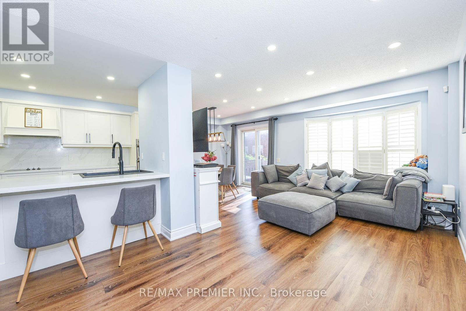 15d View Green Crescent, Toronto, Ontario  M9W 7C9 - Photo 10 - W12422325