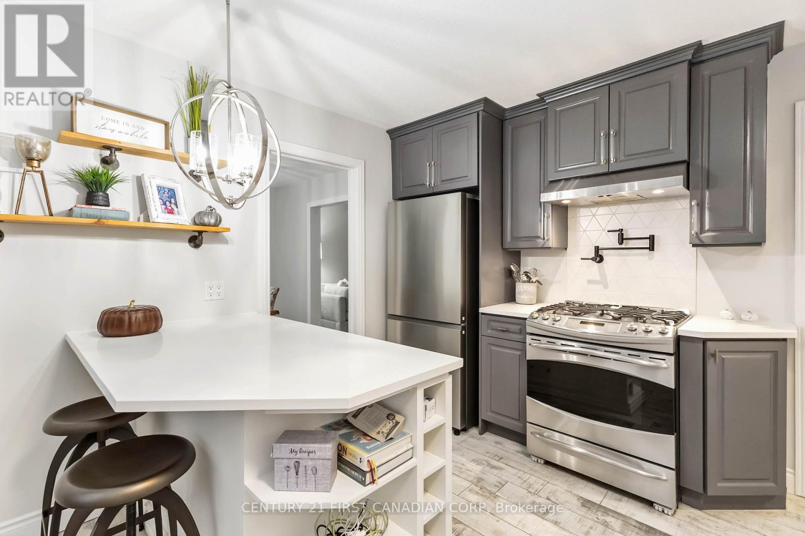 927 Farnham Road, London South, Ontario  N6K 1S2 - Photo 17 - X12423340