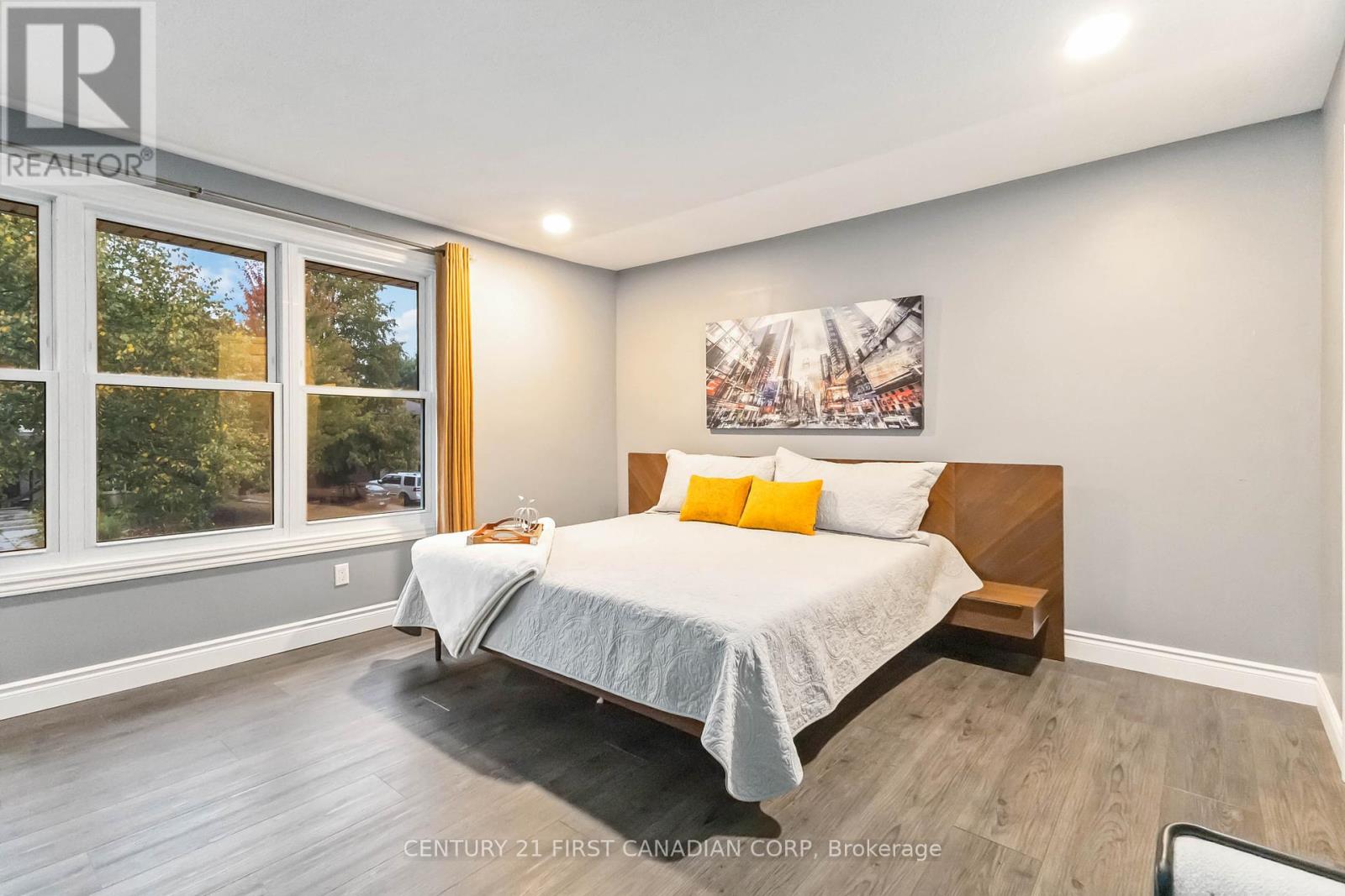 927 Farnham Road, London South, Ontario  N6K 1S2 - Photo 24 - X12423340