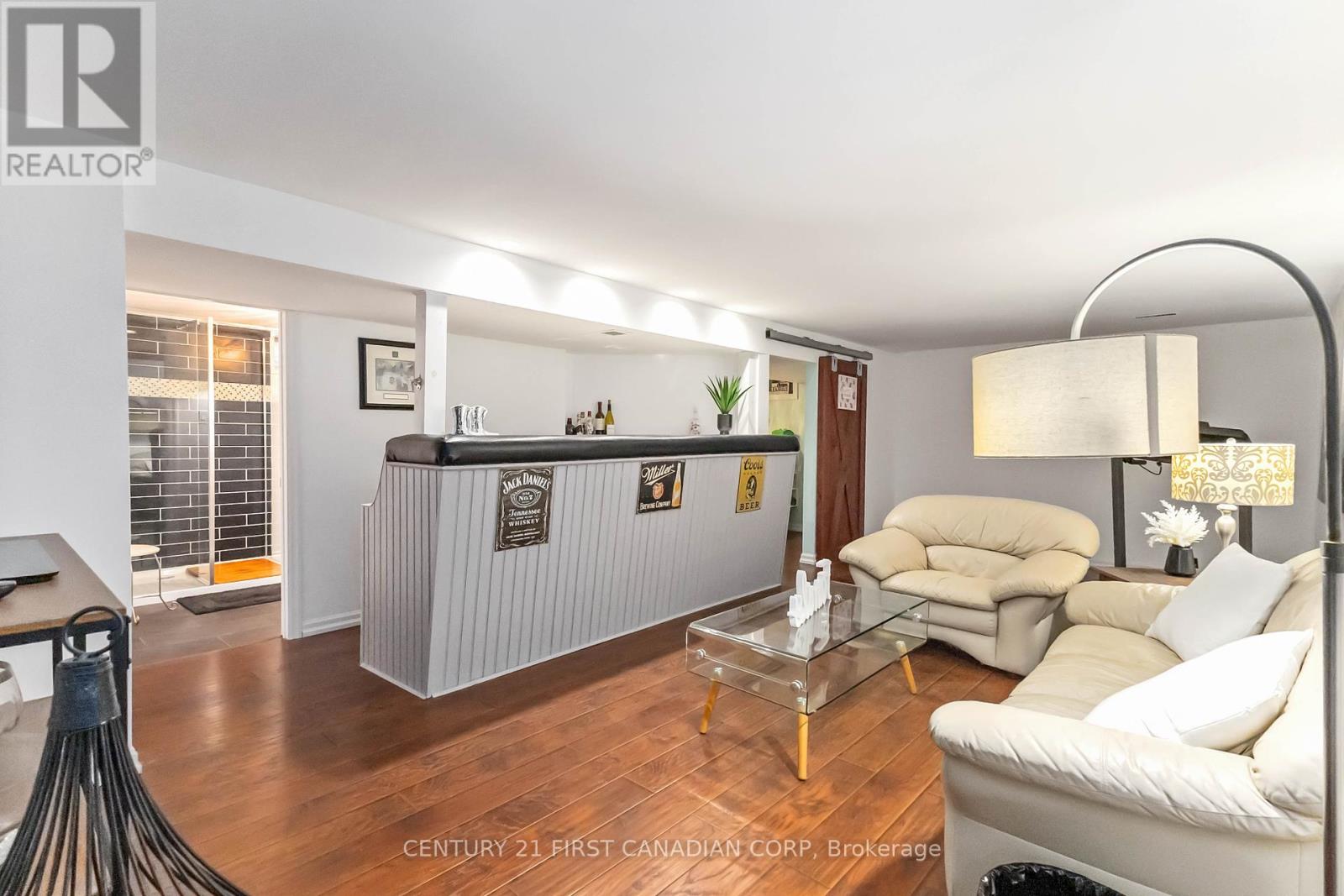 927 Farnham Road, London South, Ontario  N6K 1S2 - Photo 30 - X12423340