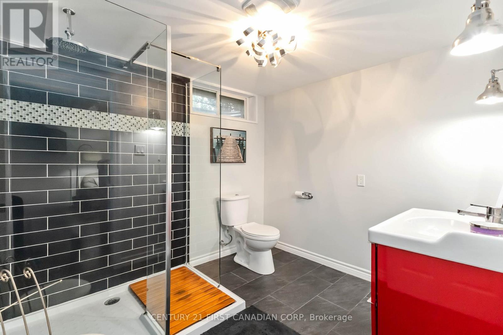 927 Farnham Road, London South, Ontario  N6K 1S2 - Photo 33 - X12423340
