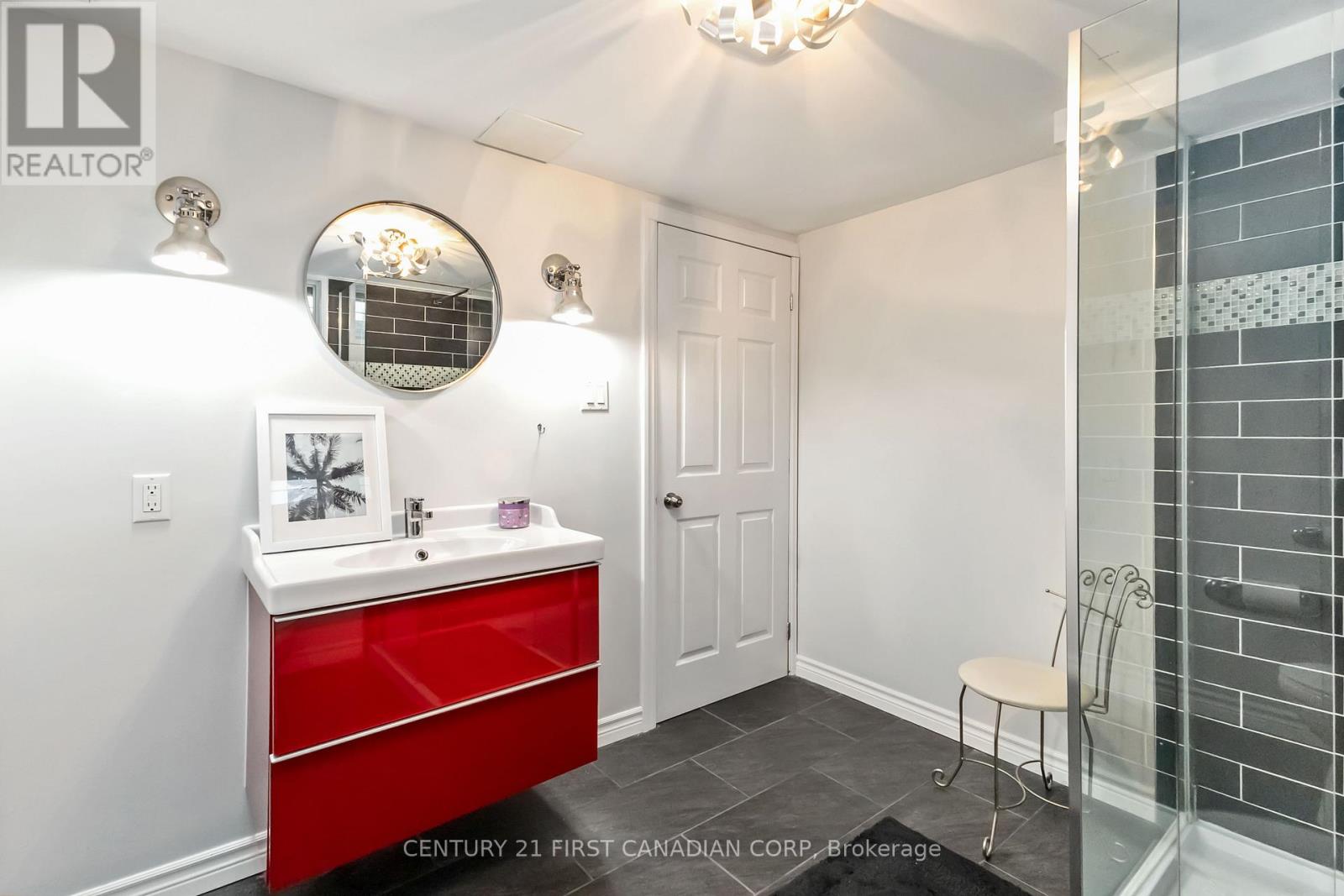 927 Farnham Road, London South, Ontario  N6K 1S2 - Photo 34 - X12423340