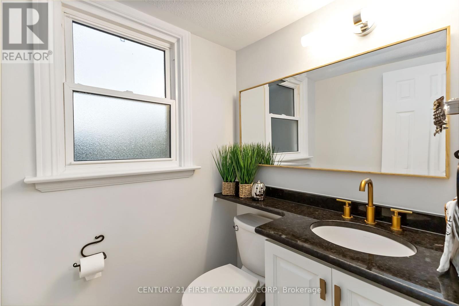 927 Farnham Road, London South, Ontario  N6K 1S2 - Photo 36 - X12423340