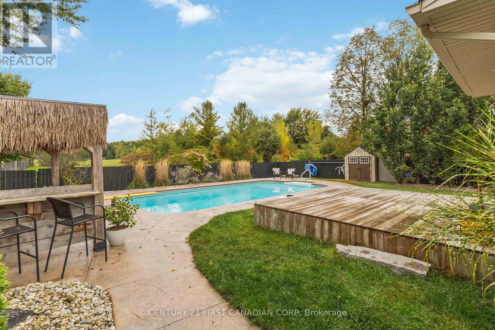 927 Farnham Road, London South, Ontario  N6K 1S2 - Photo 43 - X12423340