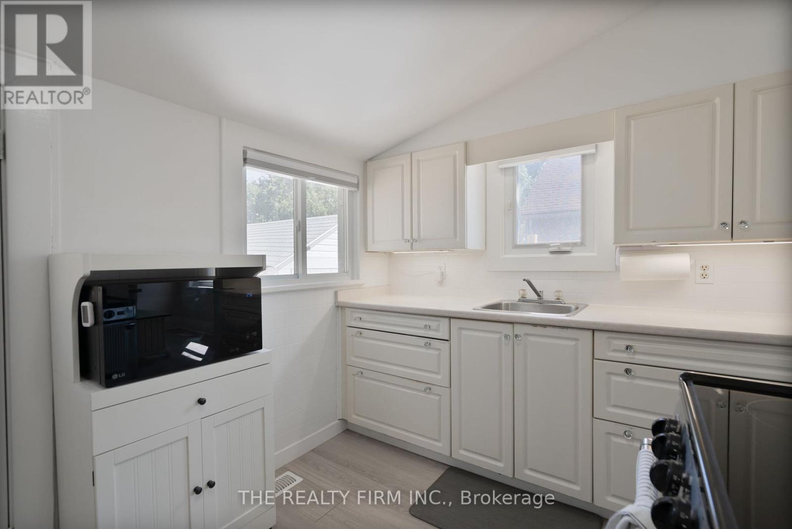 166 Giles Street, London East, Ontario  N5Z 2W1 - Photo 10 - X12423358
