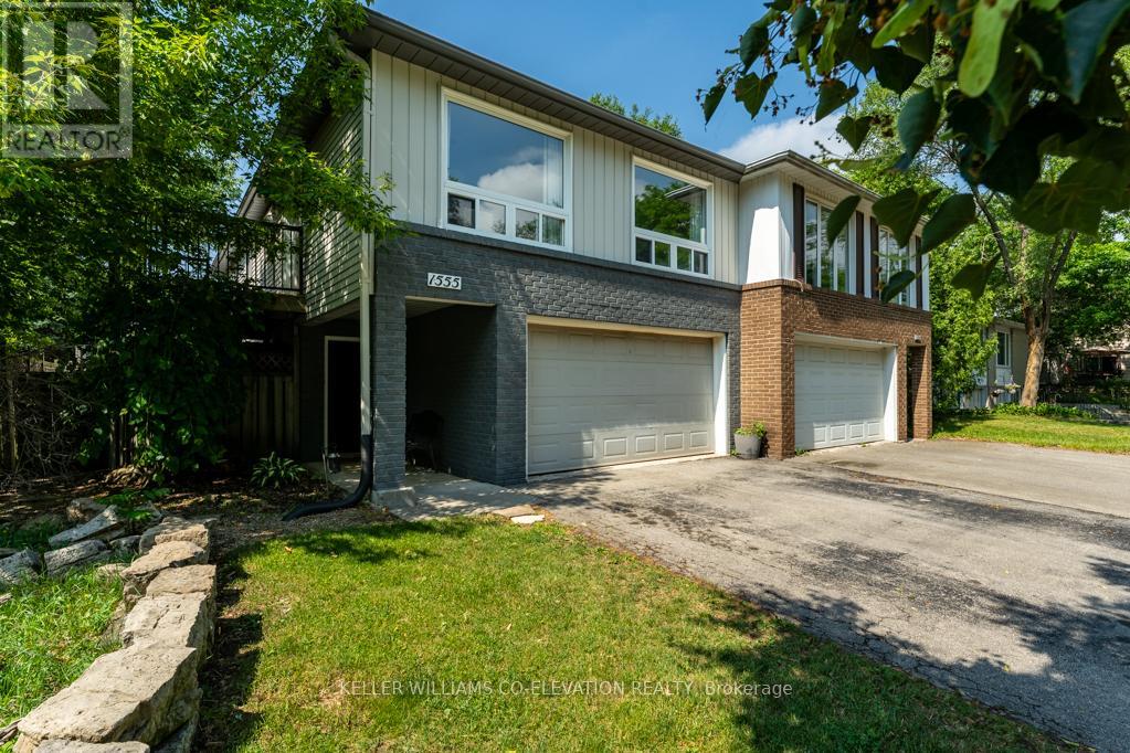 1555 Newlands Crescent, Burlington, Ontario  L7M 1P1 - Photo 2 - W12423200