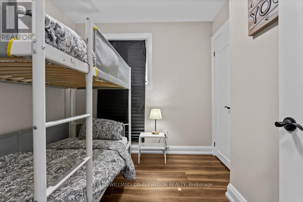 1555 Newlands Crescent, Burlington, Ontario  L7M 1P1 - Photo 29 - W12423200