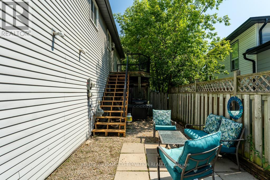 1555 Newlands Crescent, Burlington, Ontario  L7M 1P1 - Photo 34 - W12423200