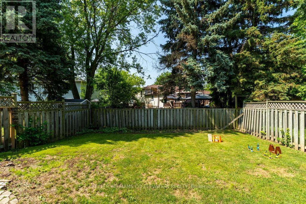 1555 Newlands Crescent, Burlington, Ontario  L7M 1P1 - Photo 37 - W12423200