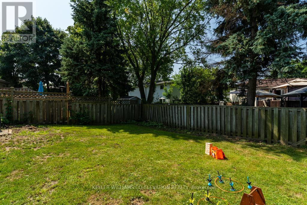 1555 Newlands Crescent, Burlington, Ontario  L7M 1P1 - Photo 38 - W12423200