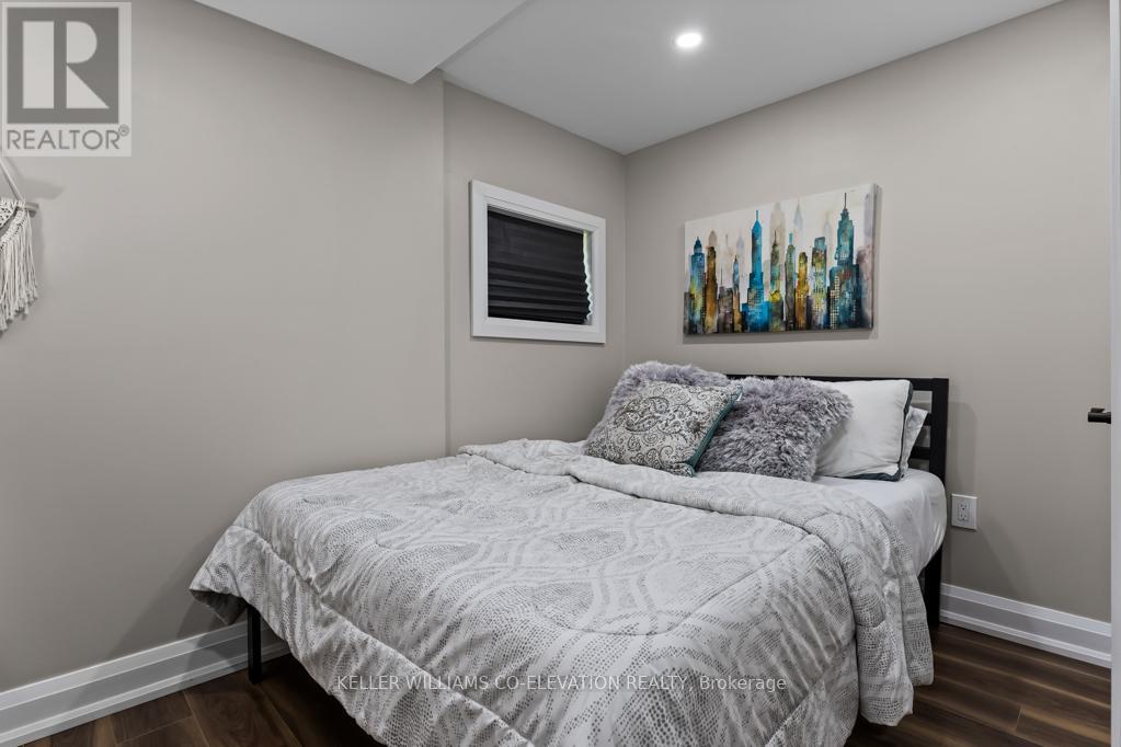1555 Newlands Crescent, Burlington, Ontario  L7M 1P1 - Photo 8 - W12423200