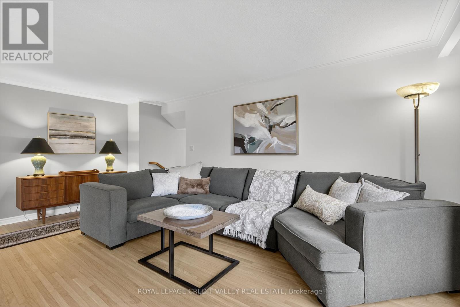 23 Caldwell Crescent, Brampton, Ontario  L6W 1A2 - Photo 10 - W12423209