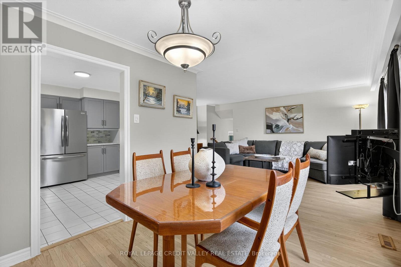 23 Caldwell Crescent, Brampton, Ontario  L6W 1A2 - Photo 14 - W12423209