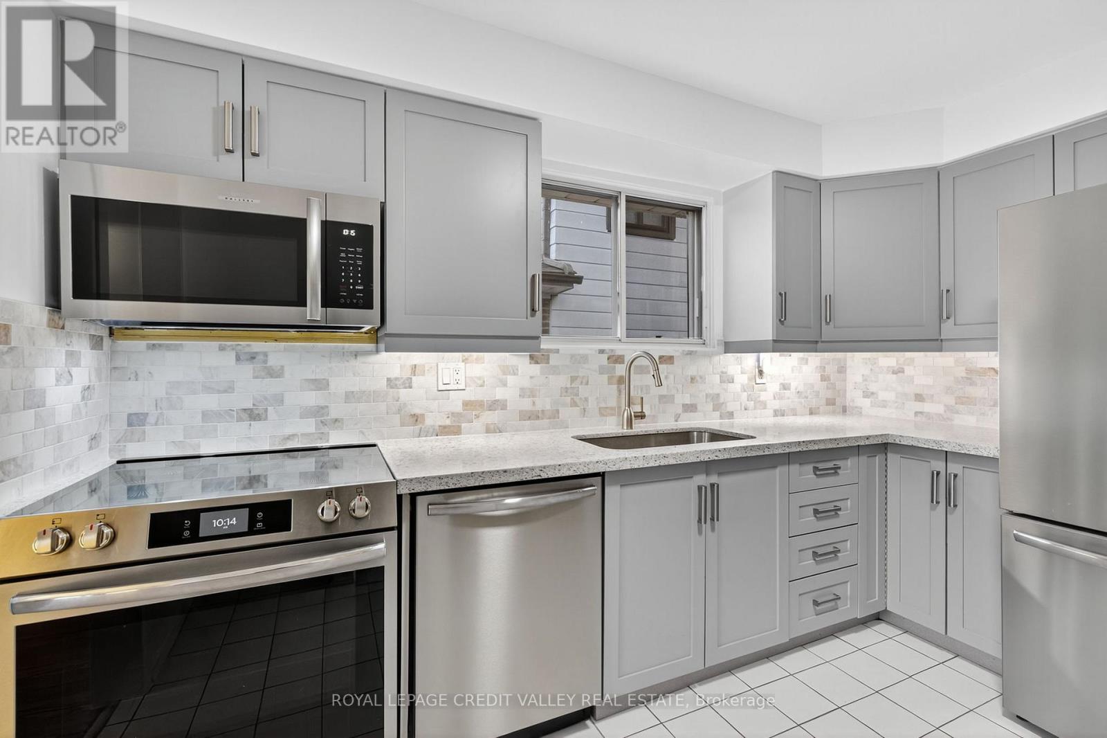 23 Caldwell Crescent, Brampton, Ontario  L6W 1A2 - Photo 17 - W12423209