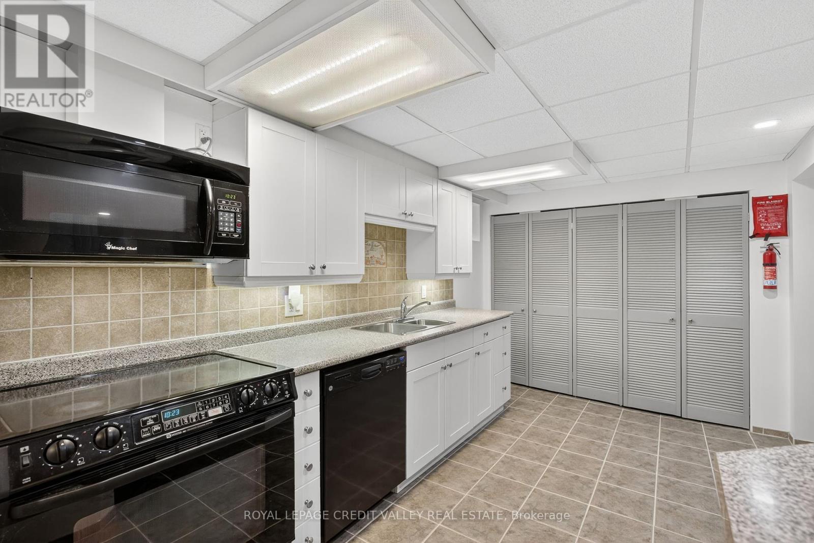23 Caldwell Crescent, Brampton, Ontario  L6W 1A2 - Photo 32 - W12423209