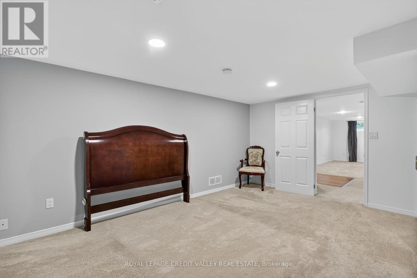 23 Caldwell Crescent, Brampton, Ontario  L6W 1A2 - Photo 37 - W12423209