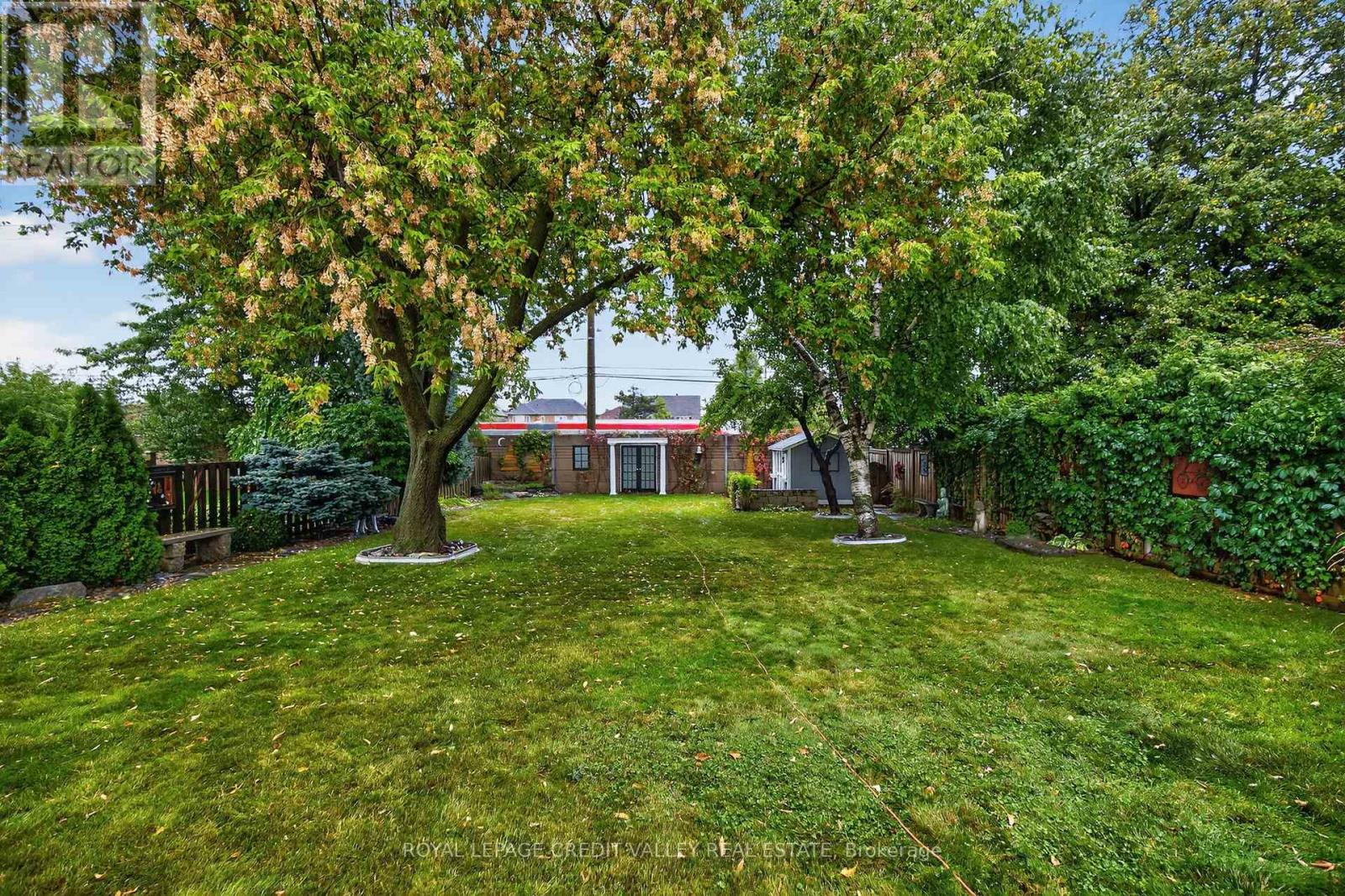 23 Caldwell Crescent, Brampton, Ontario  L6W 1A2 - Photo 44 - W12423209