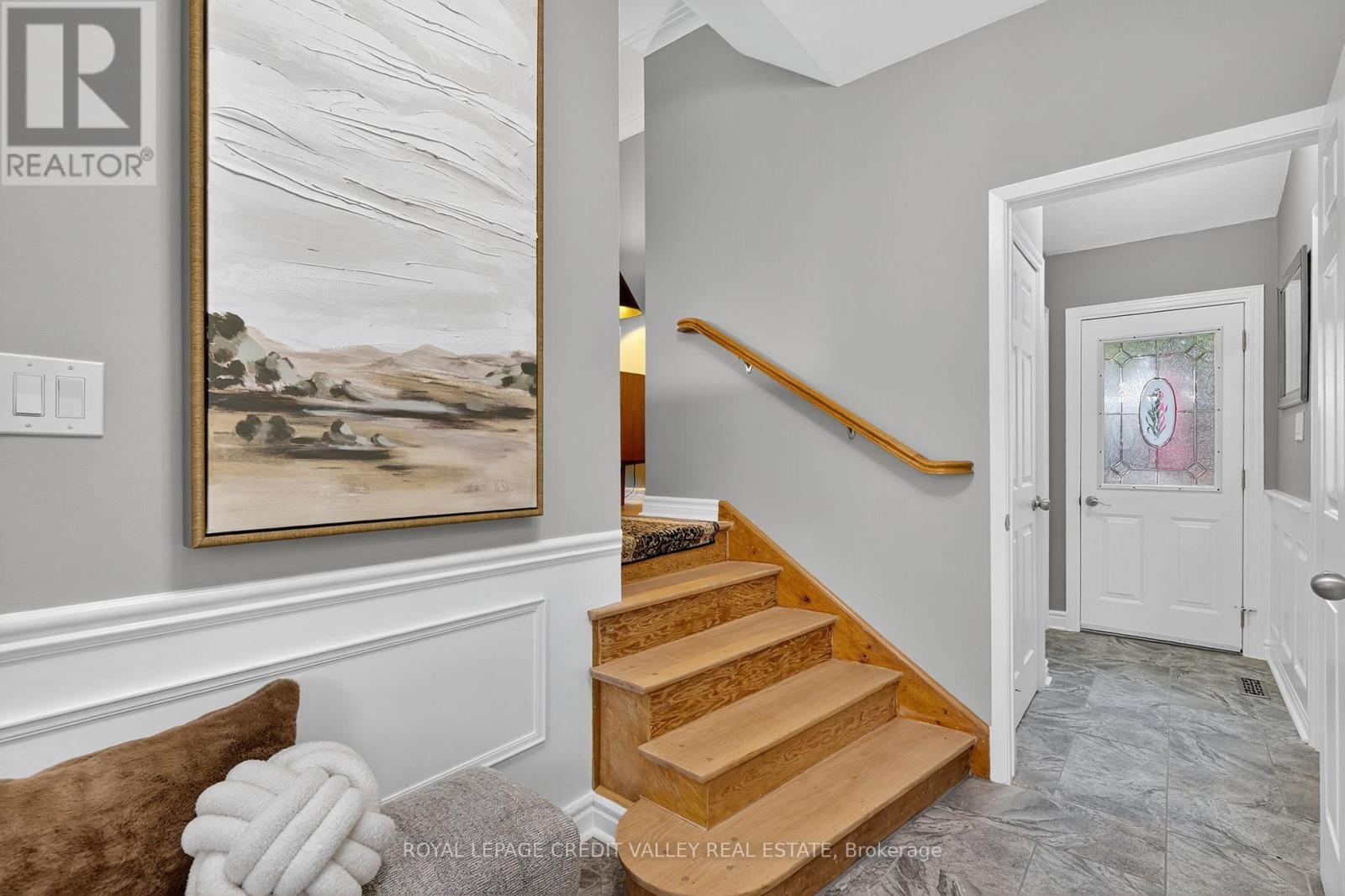 23 Caldwell Crescent, Brampton, Ontario  L6W 1A2 - Photo 6 - W12423209