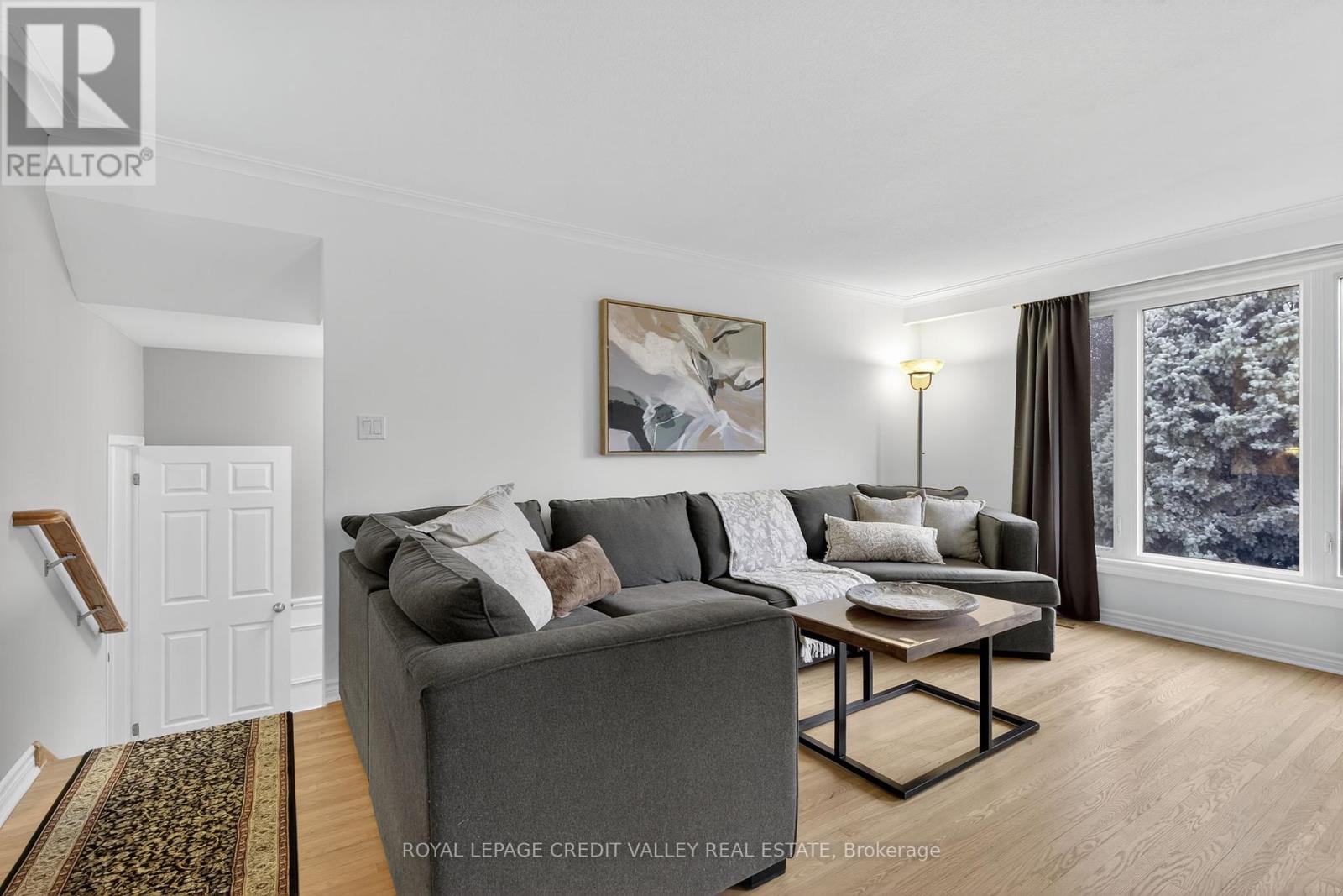 23 Caldwell Crescent, Brampton, Ontario  L6W 1A2 - Photo 9 - W12423209
