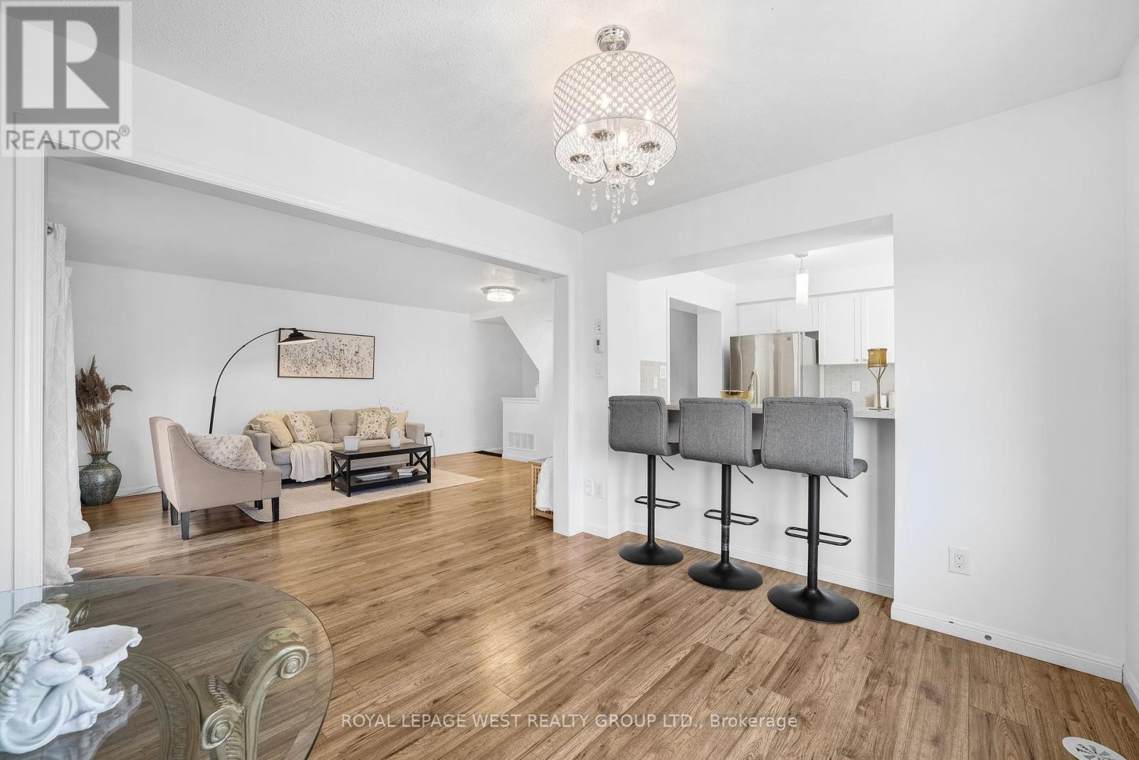 551 Pharo Point, Milton (Wi Willmott), Ontario  L9T 8H6 - Photo 14 - W12423214