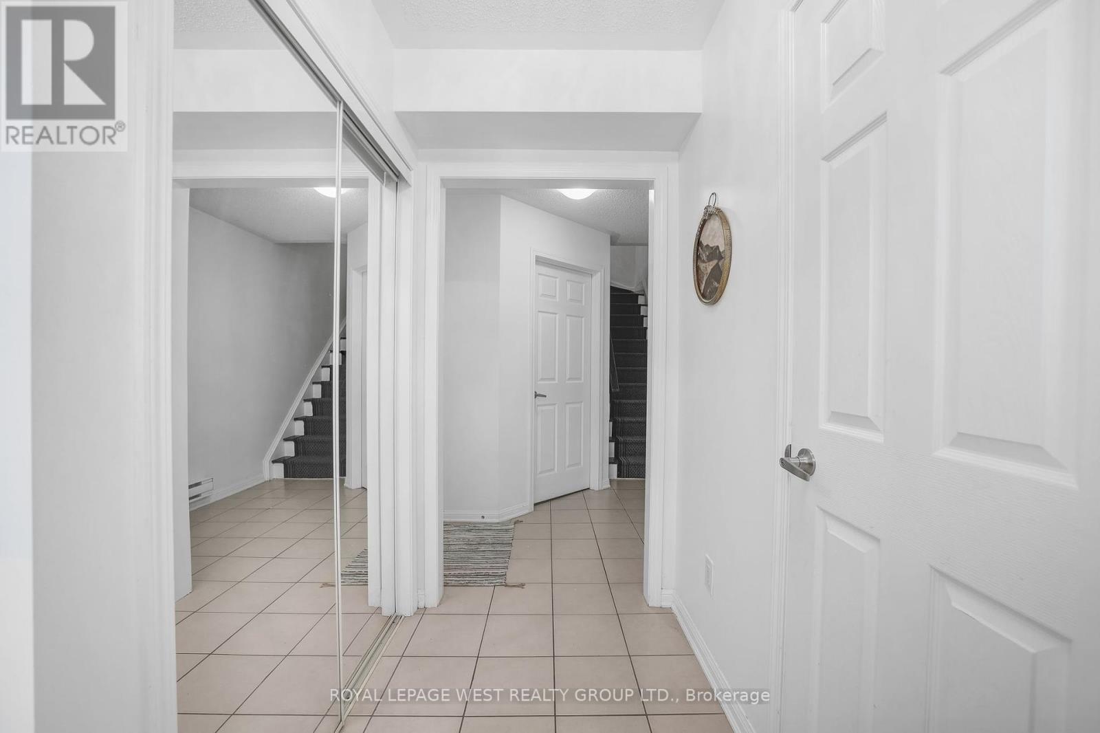 551 Pharo Point, Milton (Wi Willmott), Ontario  L9T 8H6 - Photo 3 - W12423214