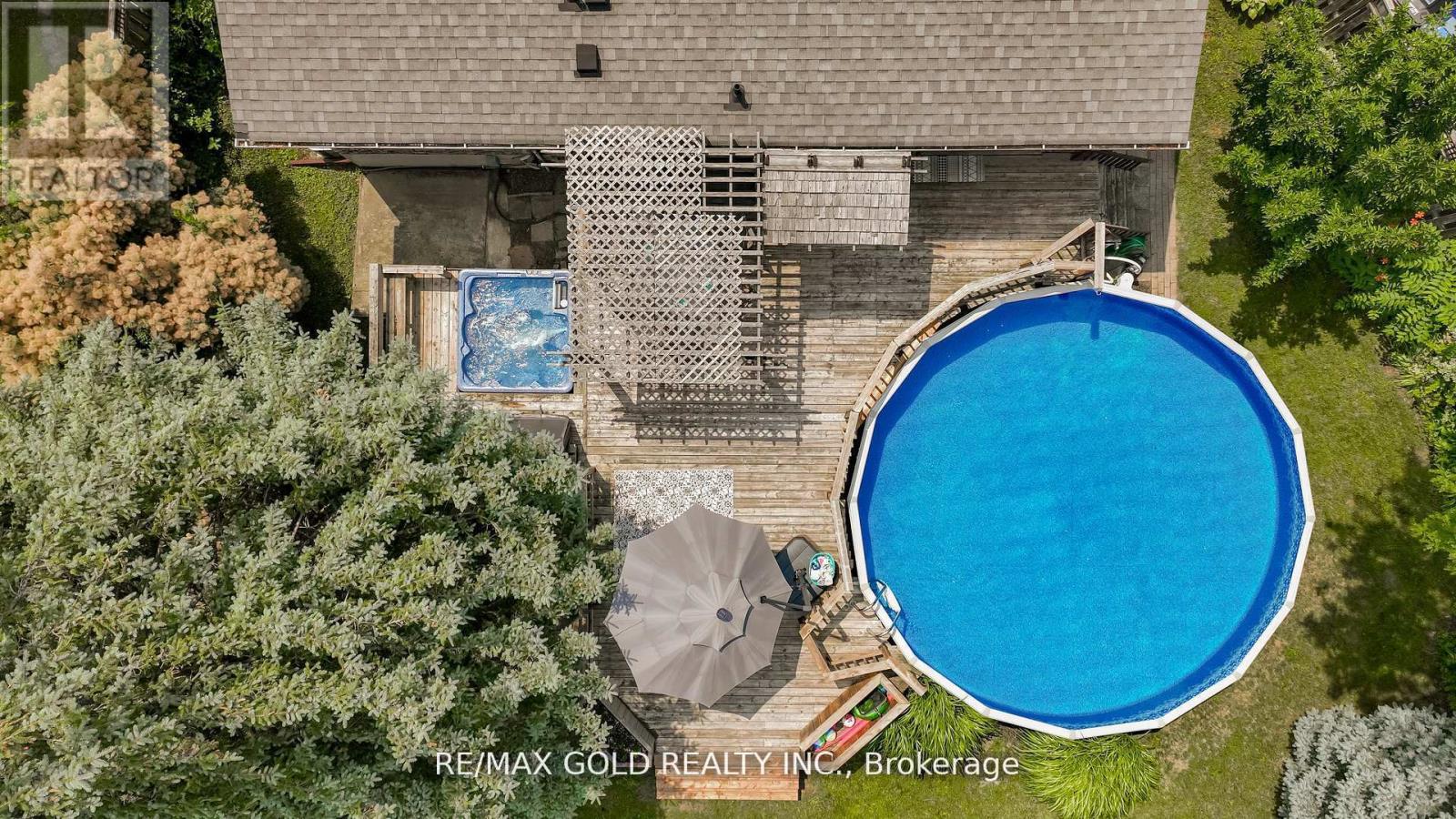 23 Edgebrook Crescent, Brampton, Ontario  L6T 1Y6 - Photo 2 - W12423245