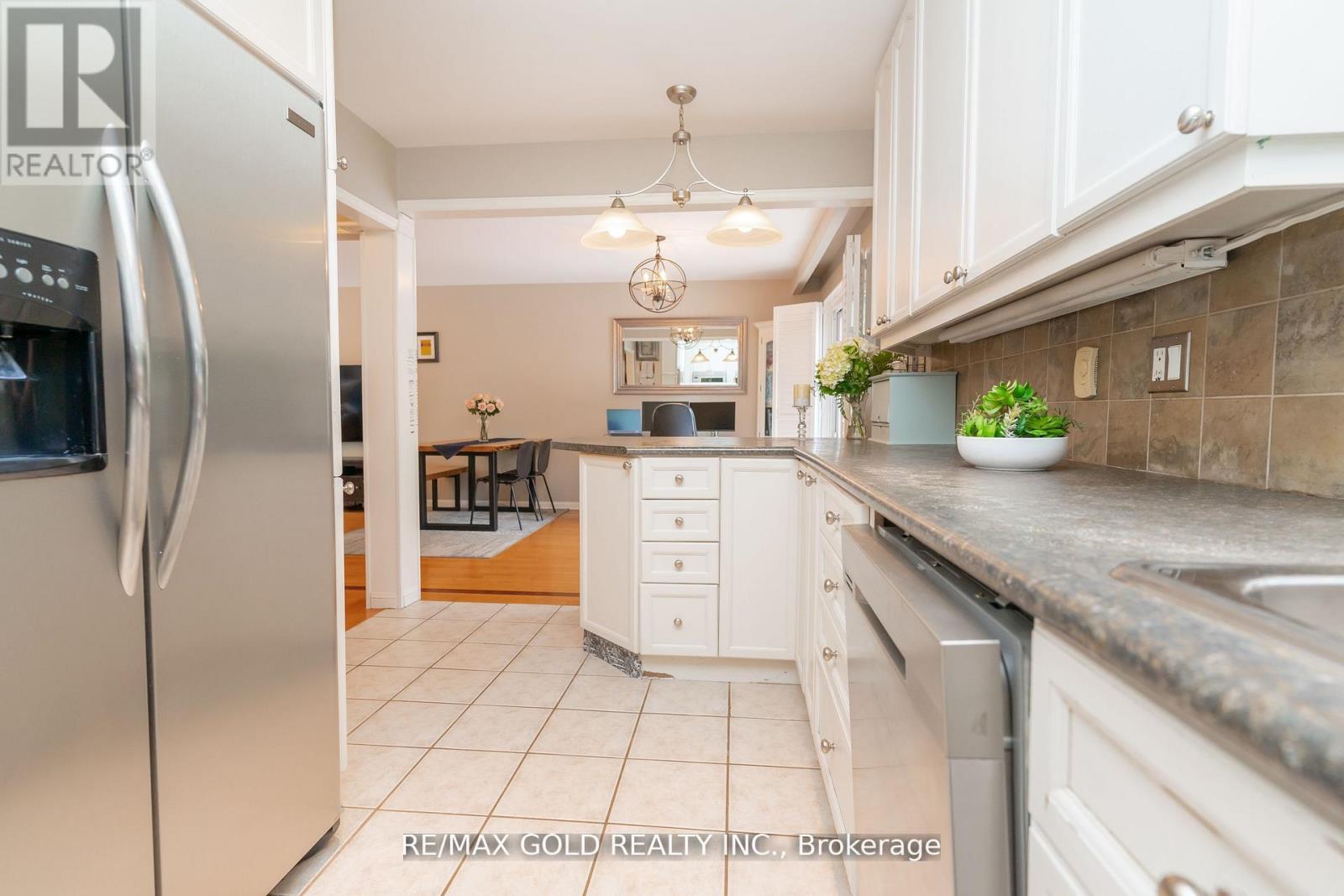 23 Edgebrook Crescent, Brampton, Ontario  L6T 1Y6 - Photo 20 - W12423245