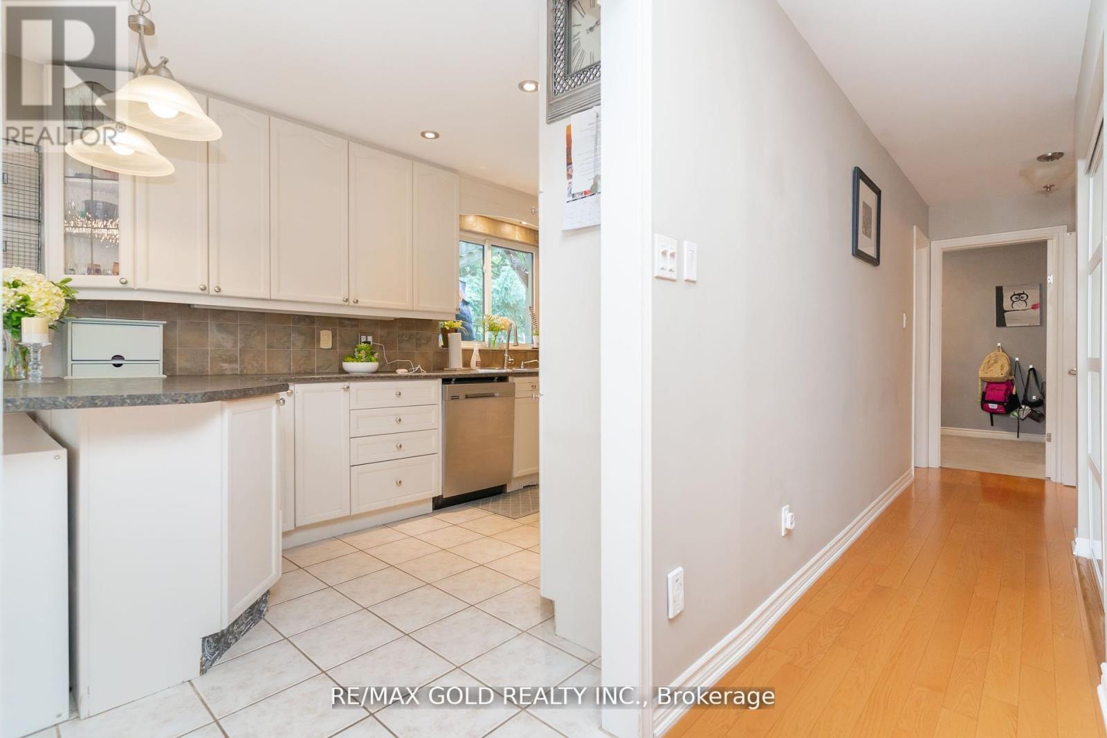 23 Edgebrook Crescent, Brampton, Ontario  L6T 1Y6 - Photo 21 - W12423245