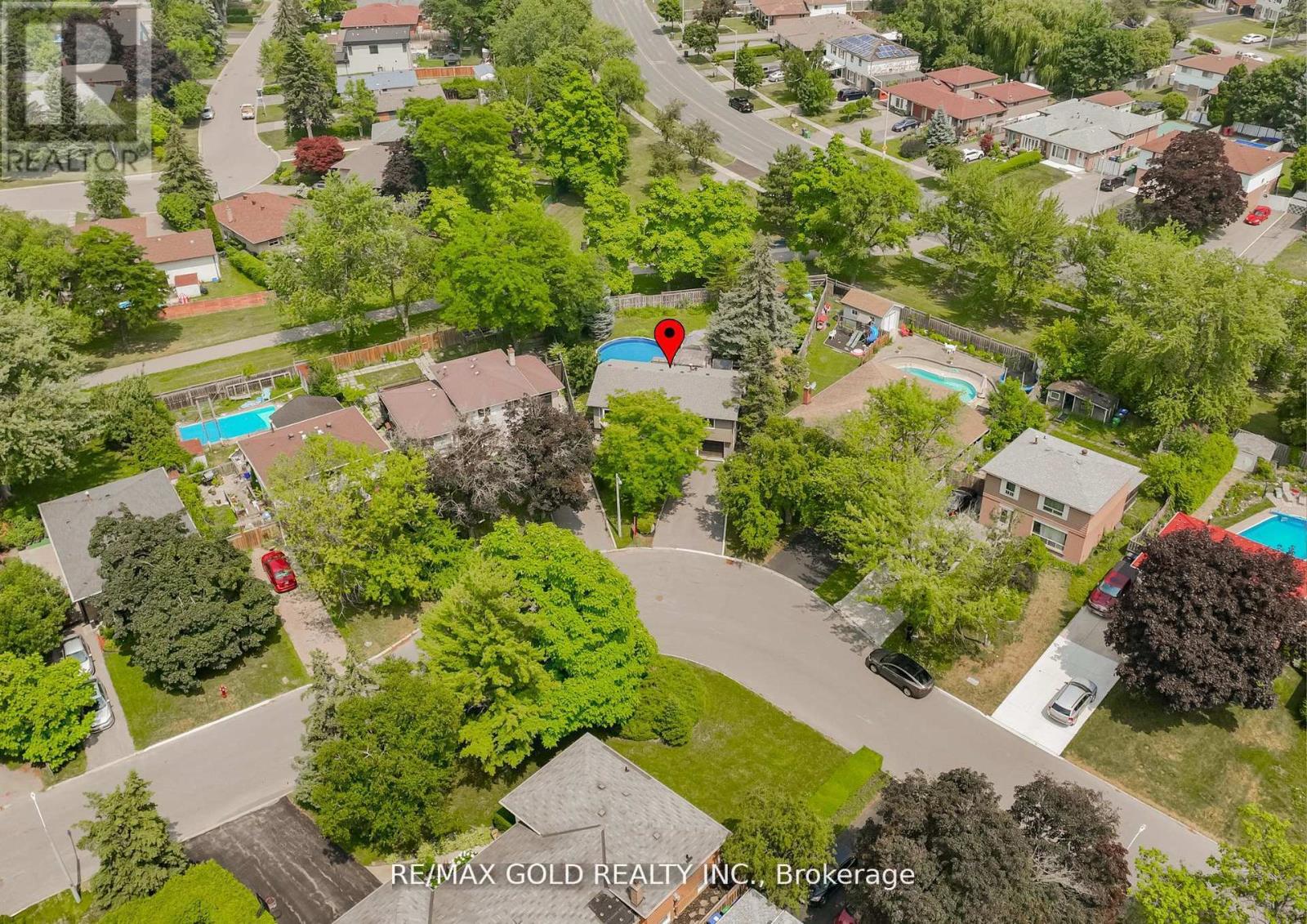 23 Edgebrook Crescent, Brampton, Ontario  L6T 1Y6 - Photo 3 - W12423245