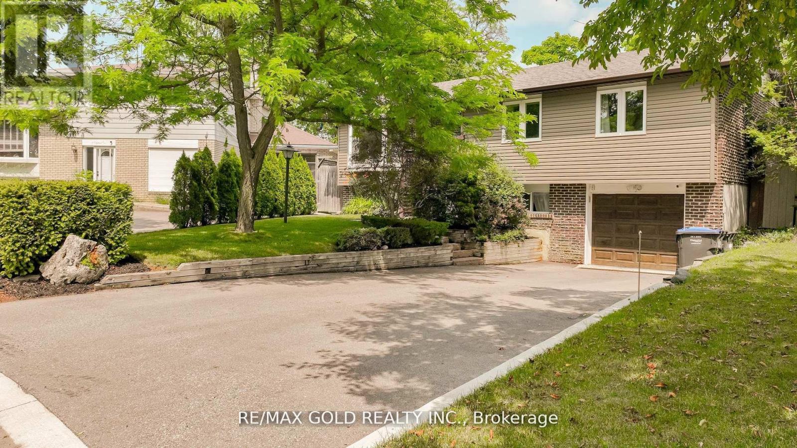 23 Edgebrook Crescent, Brampton, Ontario  L6T 1Y6 - Photo 5 - W12423245