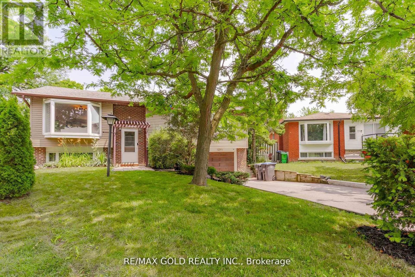 23 Edgebrook Crescent, Brampton, Ontario  L6T 1Y6 - Photo 6 - W12423245