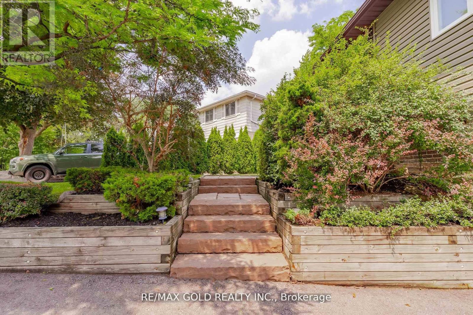 23 Edgebrook Crescent, Brampton, Ontario  L6T 1Y6 - Photo 7 - W12423245