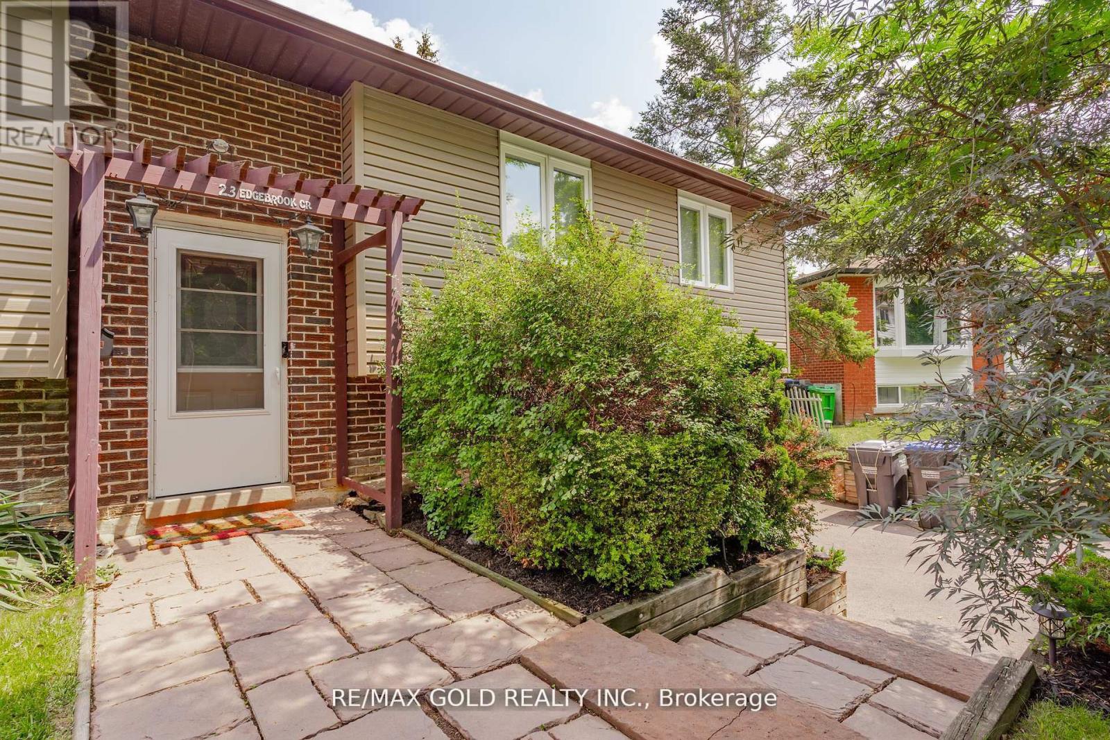 23 Edgebrook Crescent, Brampton, Ontario  L6T 1Y6 - Photo 8 - W12423245