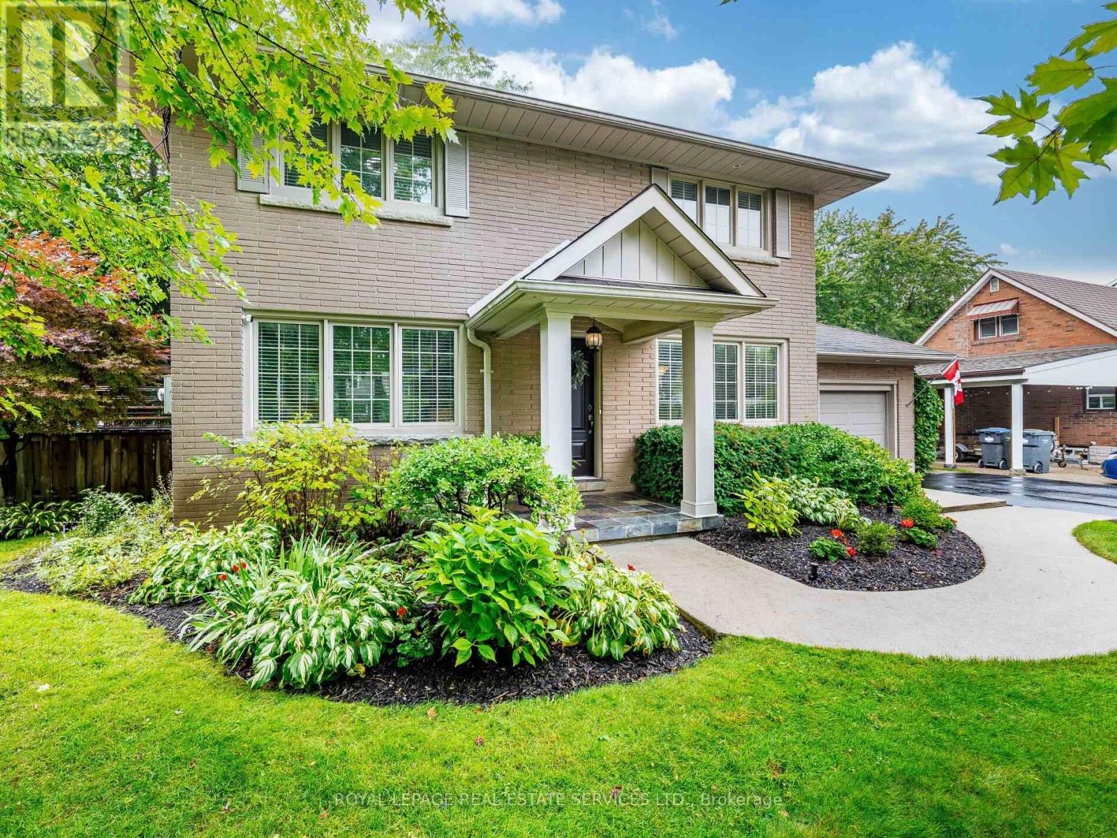 153 Elliott Street, Brampton, Ontario  L6Y 1W7 - Photo 2 - W12423292