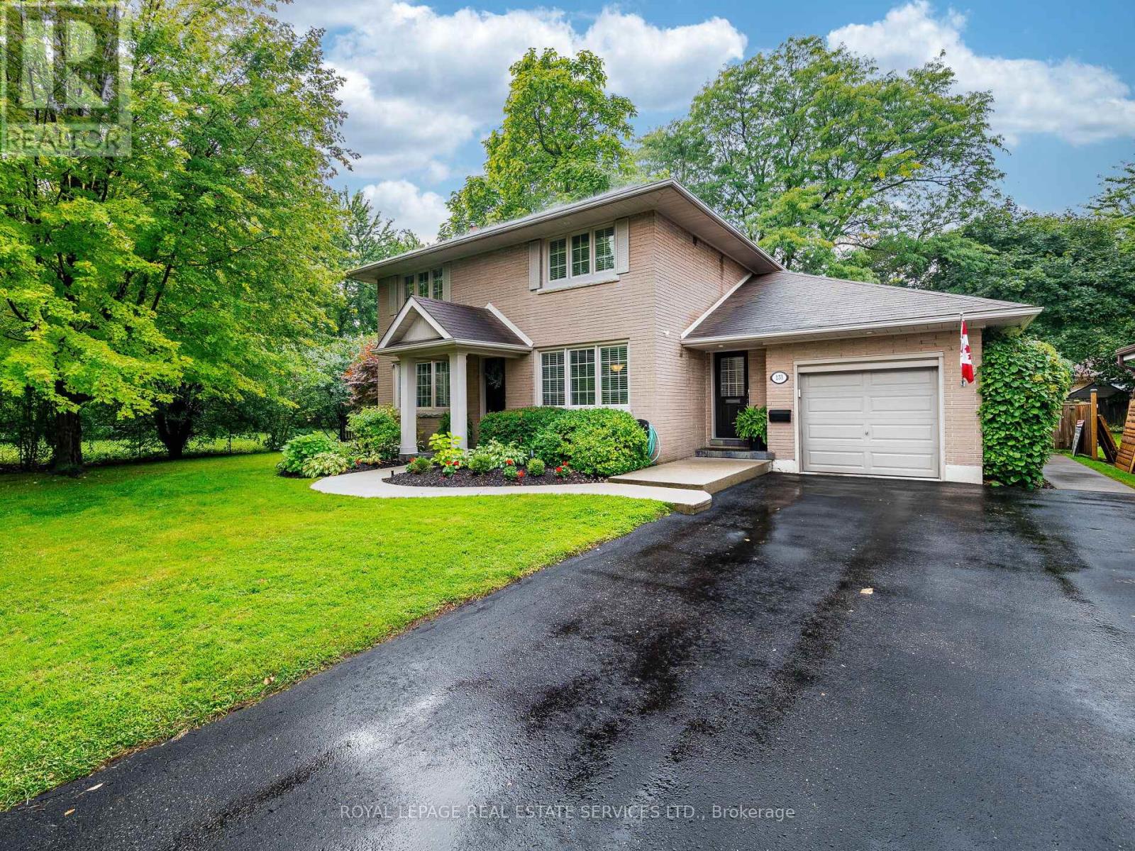 153 Elliott Street, Brampton, Ontario  L6Y 1W7 - Photo 3 - W12423292