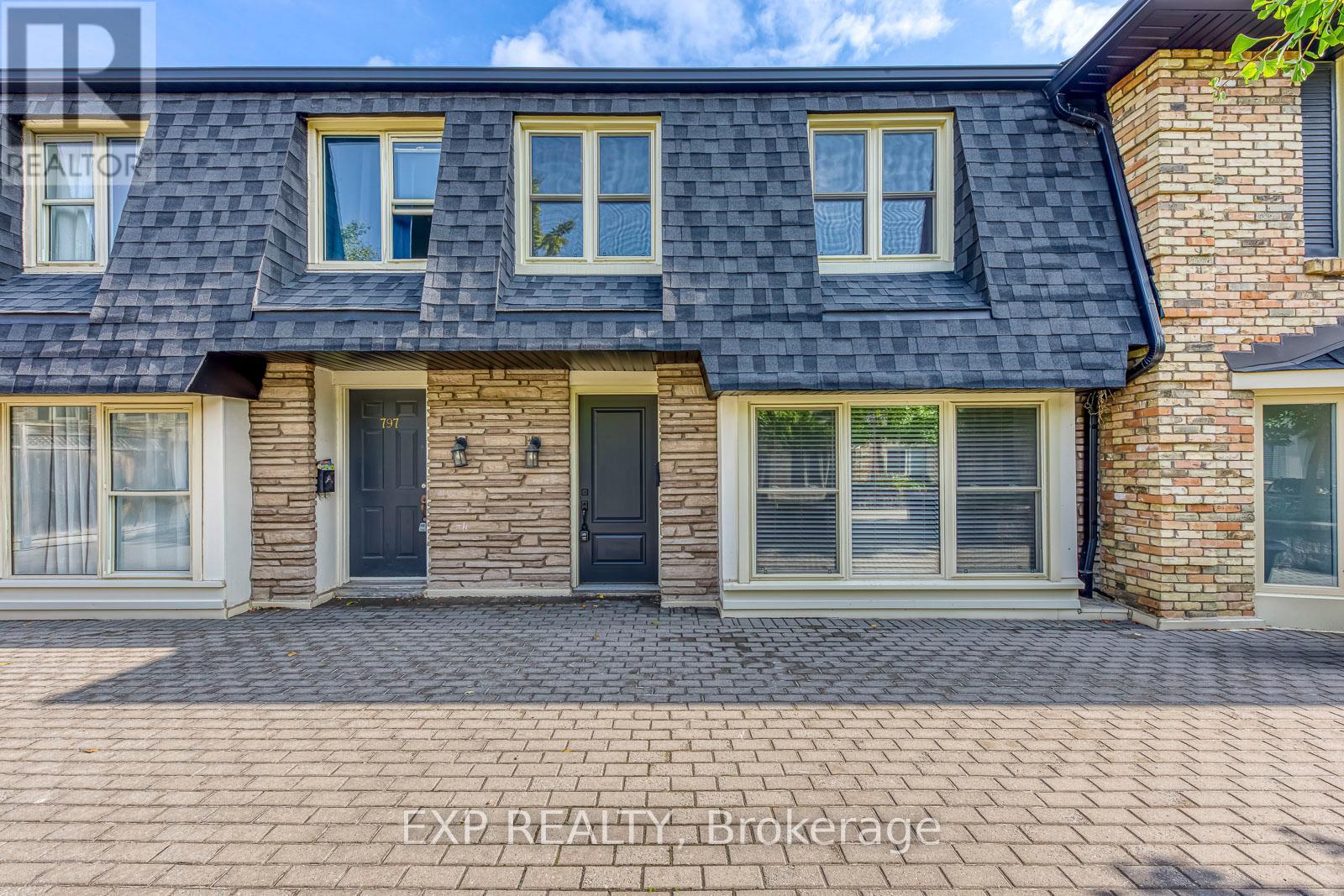 795 - 795 Hyde Road, Burlington, Ontario  L7S 1S6 - Photo 2 - W12423309