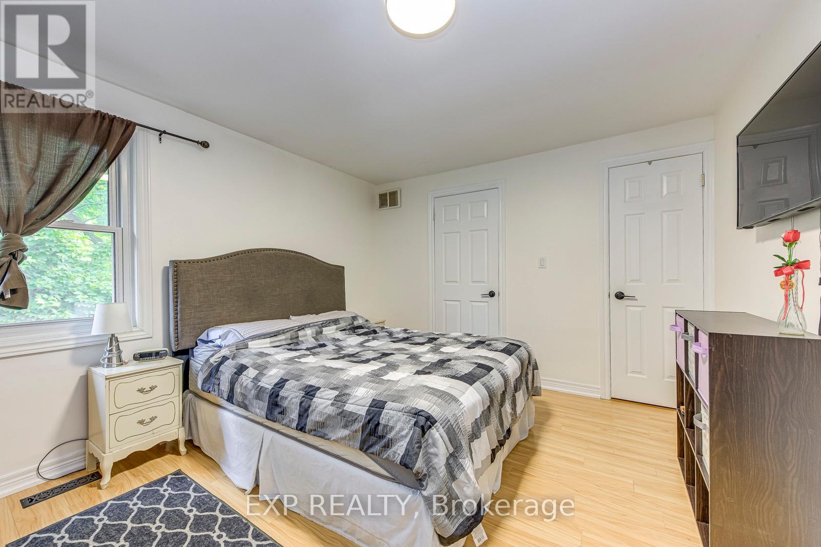 795 - 795 Hyde Road, Burlington, Ontario  L7S 1S6 - Photo 21 - W12423309