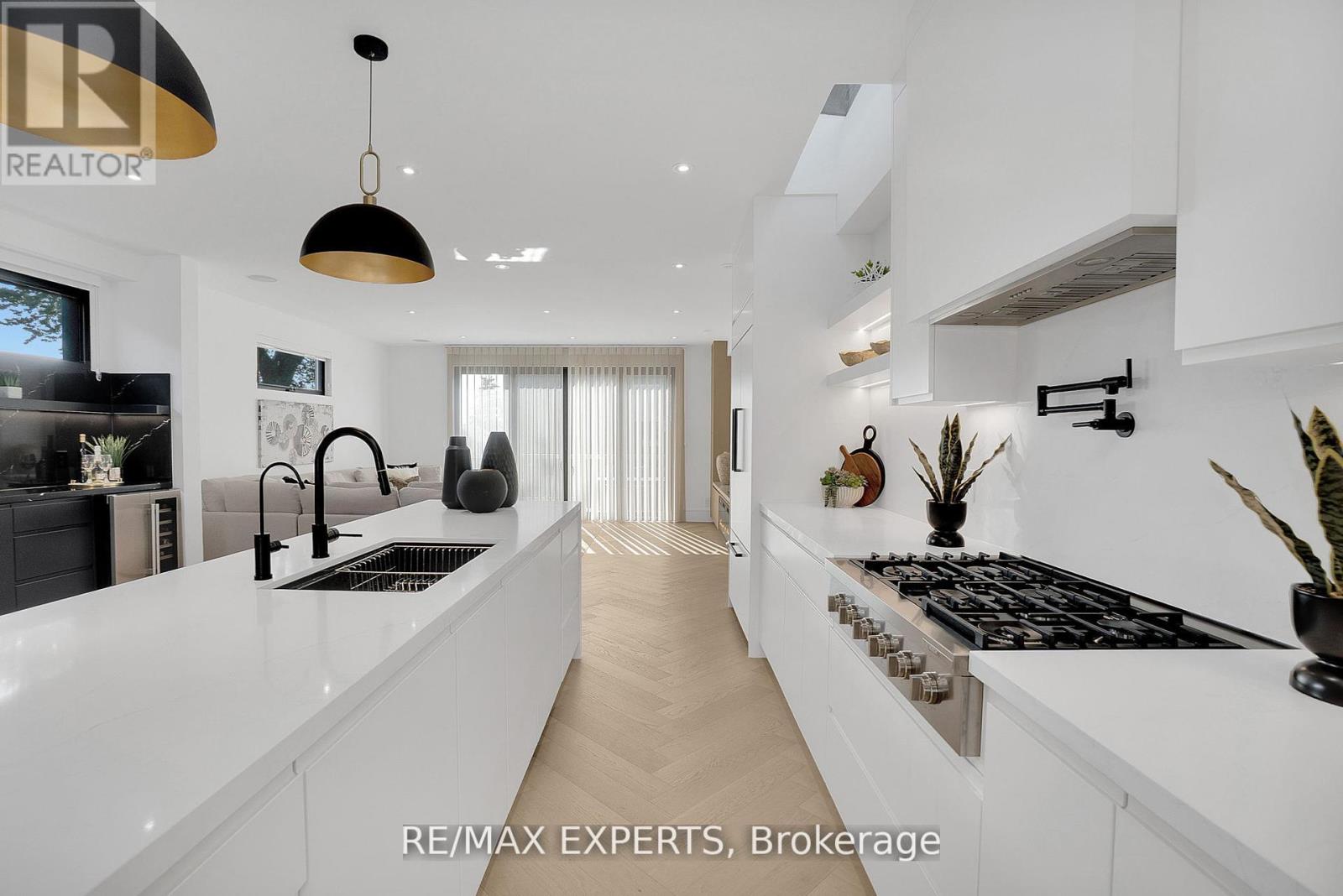 62 Hartley Avenue, Toronto, Ontario  M6E 4E8 - Photo 13 - W12423317