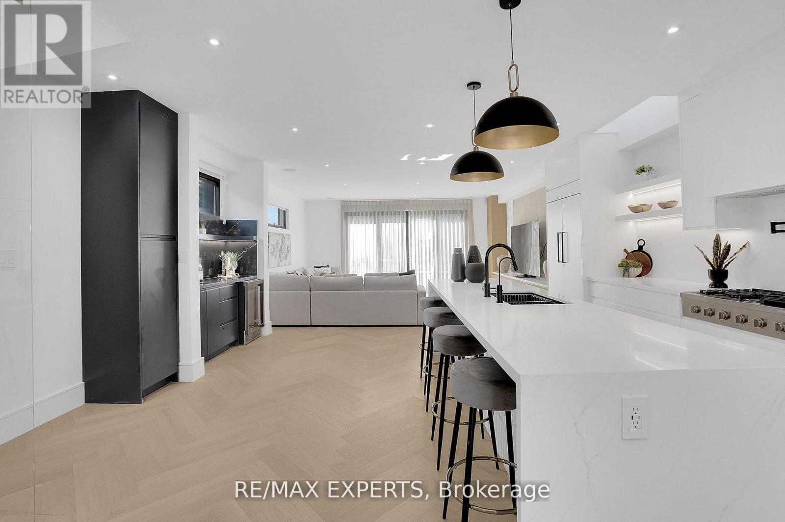 62 Hartley Avenue, Toronto, Ontario  M6E 4E8 - Photo 15 - W12423317