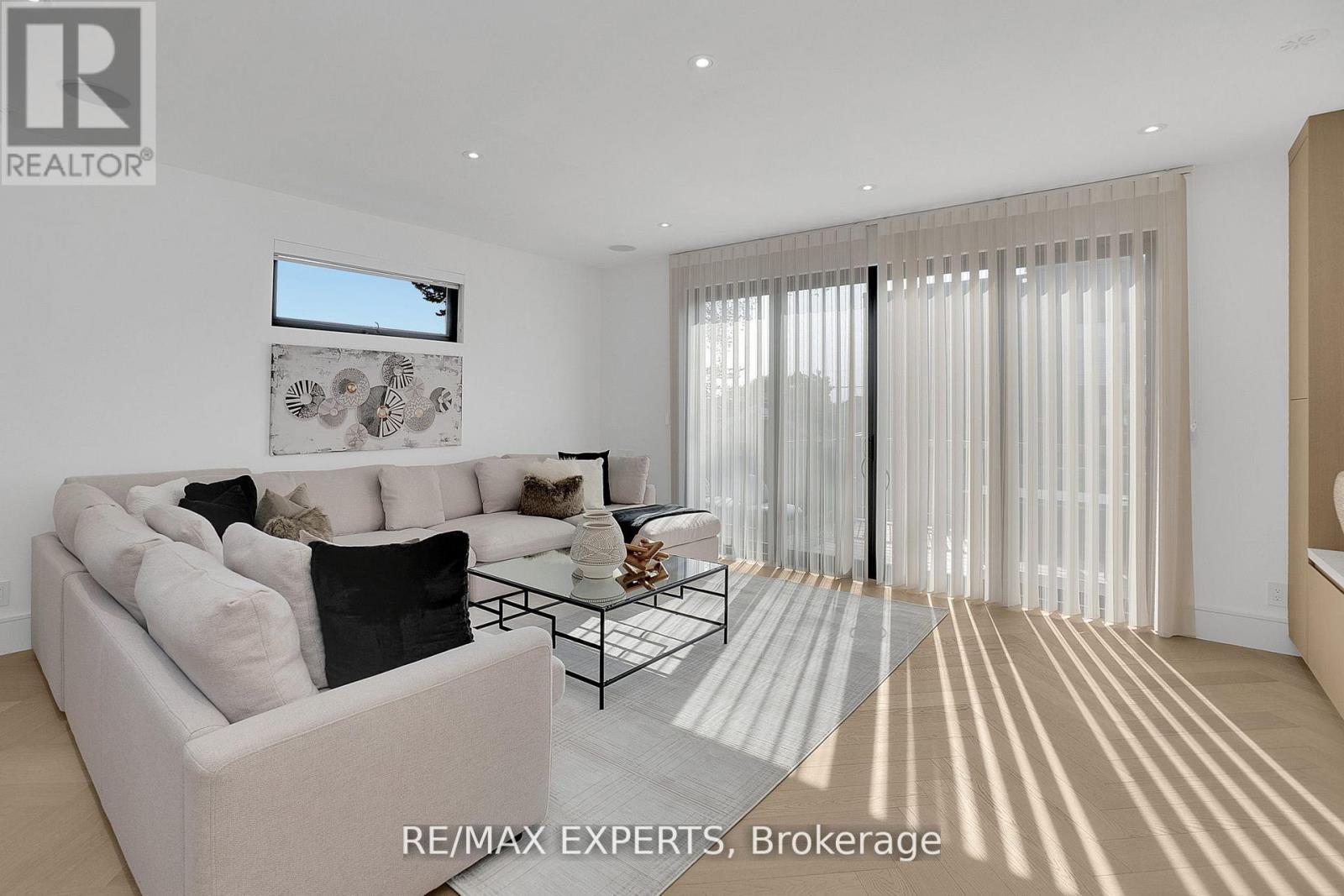 62 Hartley Avenue, Toronto, Ontario  M6E 4E8 - Photo 17 - W12423317