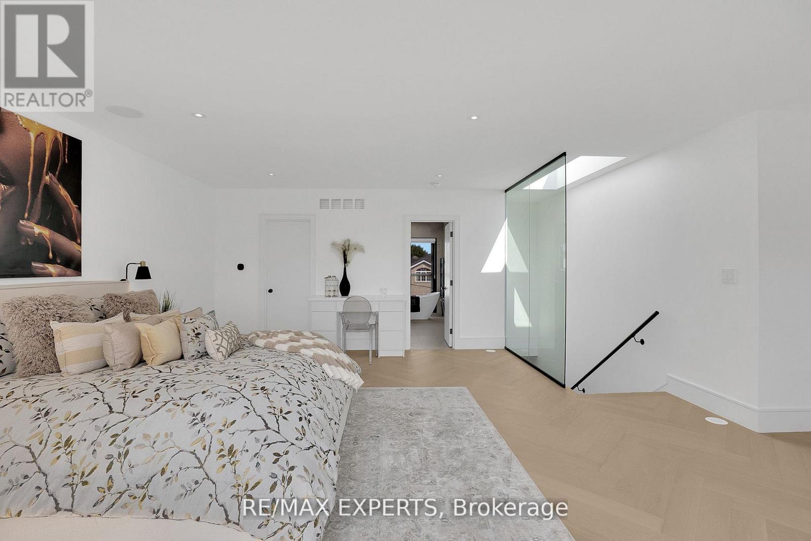 62 Hartley Avenue, Toronto, Ontario  M6E 4E8 - Photo 24 - W12423317